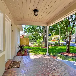  Holiday home Spacious House With Big Backyard In N. Hyde Park / Close To Downtown